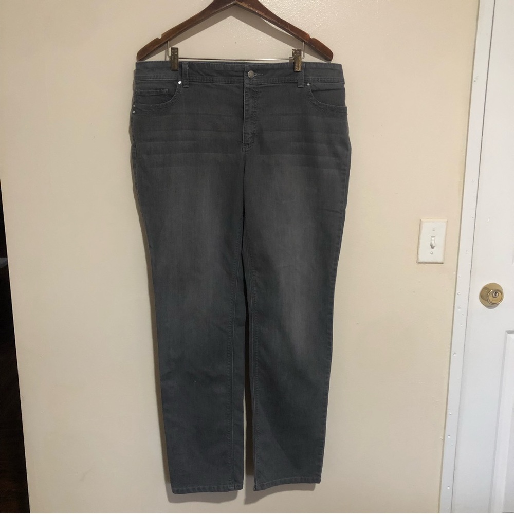 So Slimming By Chicos Gray Pocketed Jeans Size 2.5.